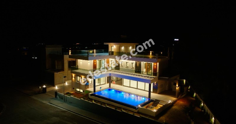 Girne Edremit Bölgesinde Ultra Lüks SATILIK 4+1 VİLLA