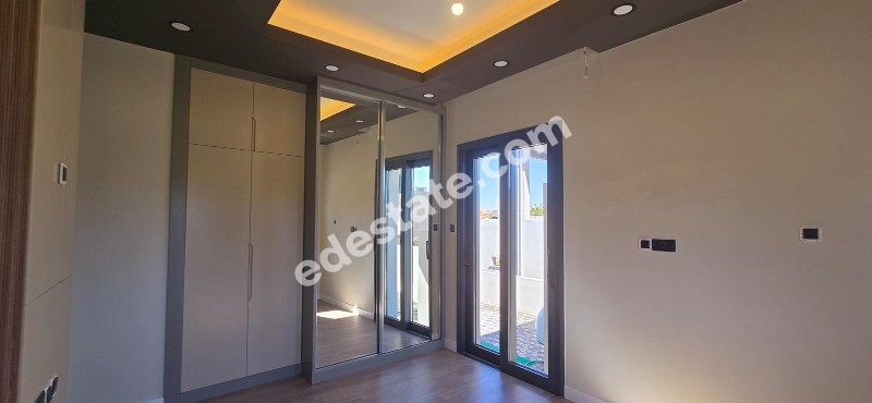 Girne Edremit Bölgesinde Ultra Lüks SATILIK 4+1 VİLLA