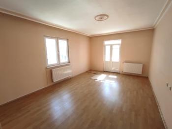 GÜVENAY - ÇORUM ULUKAVAK MAH. SAKARYA OKULU CİVARI 3+1 KİRALIK DAİRE