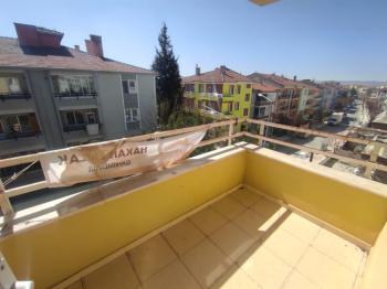 GÜVENAY - ÇORUM ULUKAVAK MAH. SAKARYA OKULU CİVARI 3+1 KİRALIK DAİRE