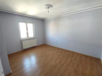 GÜVENAY - ÇORUM ULUKAVAK MAH. SAKARYA OKULU CİVARI 3+1 KİRALIK DAİRE