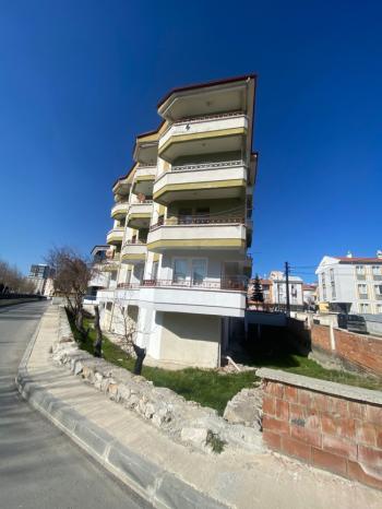 GÜVENAY -  ÇORUM ULUKAVAK  MAH. ÖZRAHMAN CAMİİ CİVARI 3+1 KİRALIK DAİRE