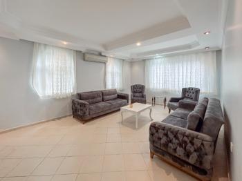 İçmeler Merkeze Yakın Bahçeli 3+1 Eşyalı Kiralık Daire