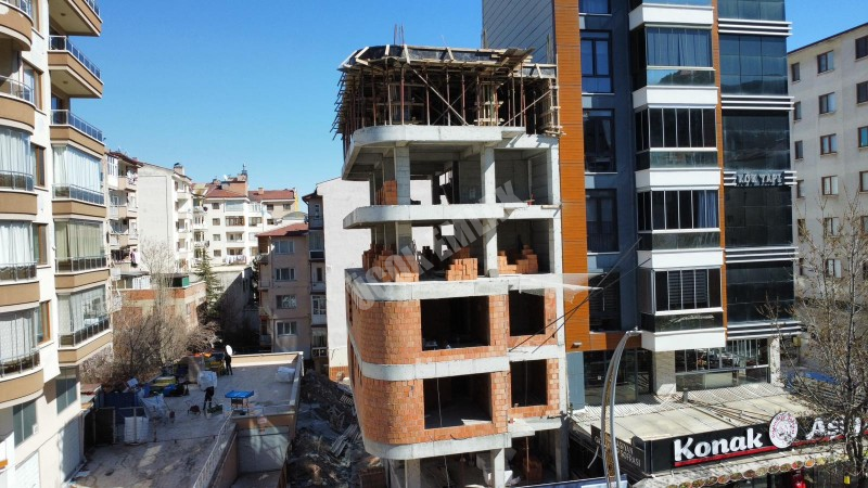 AFYON ÜÇOK EMLAKTAN CUMHURİYET MAH 2+0 55M² SATILIK DAİRELER 
