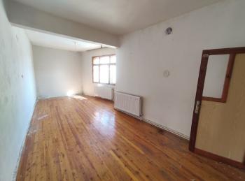 ÇARŞI MERKEZDE KOMBİLİ 2+1 DAİRE