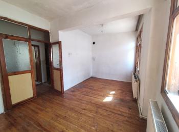 ÇARŞI MERKEZDE KOMBİLİ 2+1 DAİRE
