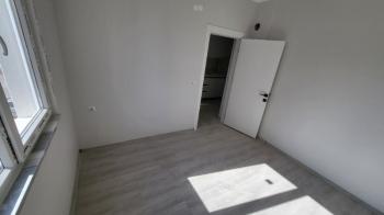 ÜNİVERSİTE KARŞISI SATILIK 1+1 APART