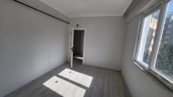 ÜNİVERSİTE KARŞISI SATILIK 1+1 APART