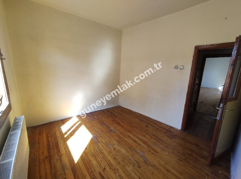 ÇARŞI MERKEZDE KOMBİLİ 2+1 DAİRE