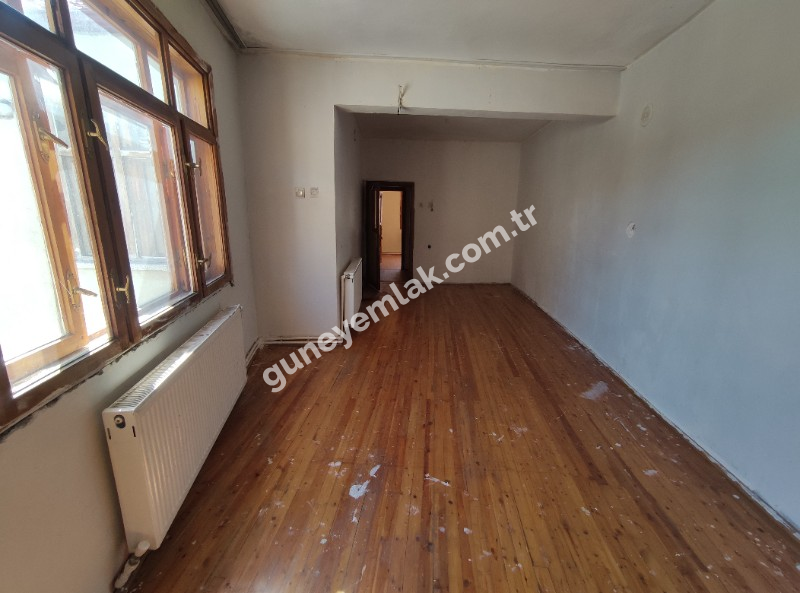 ÇARŞI MERKEZDE KOMBİLİ 2+1 DAİRE