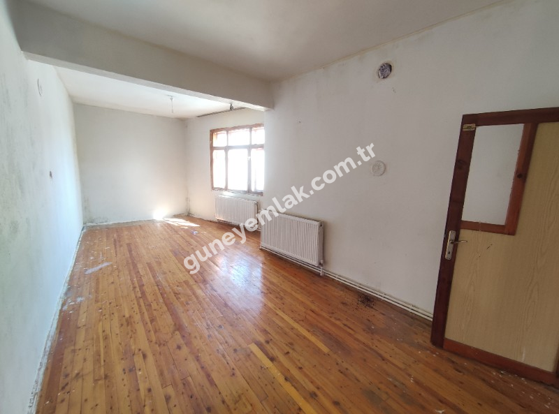 ÇARŞI MERKEZDE KOMBİLİ 2+1 DAİRE