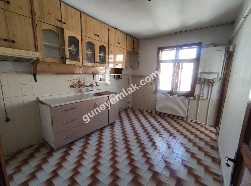 ÇARŞI MERKEZDE KOMBİLİ 2+1 DAİRE