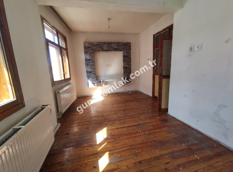 ÇARŞI MERKEZDE KOMBİLİ 2+1 DAİRE