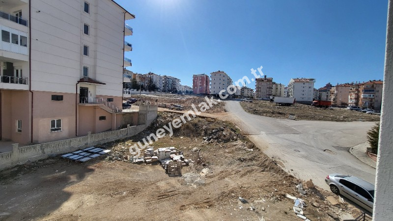 ÜNİVERSİTE KARŞISI SATILIK 1+1 APART