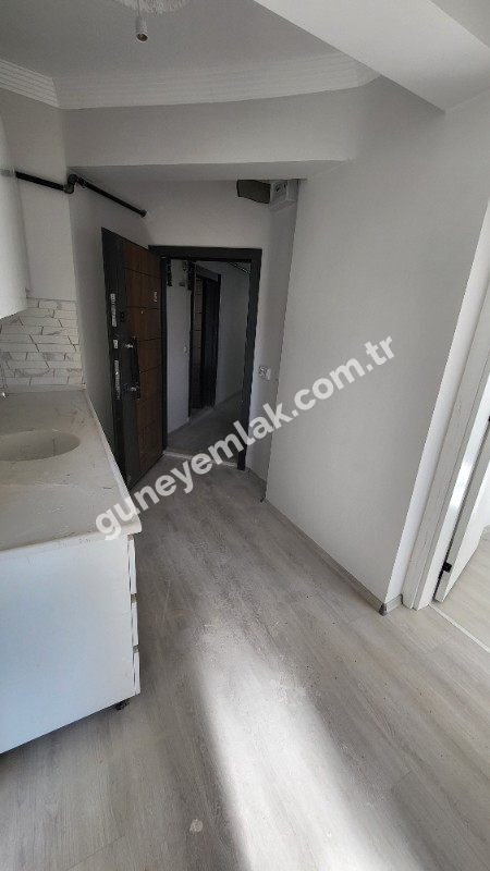 ÜNİVERSİTE KARŞISI SATILIK 1+1 APART