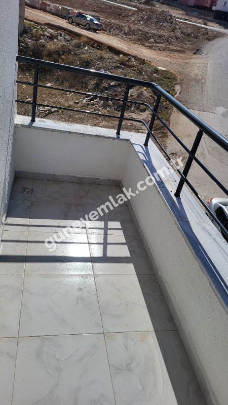 ÜNİVERSİTE KARŞISI SATILIK 1+1 APART