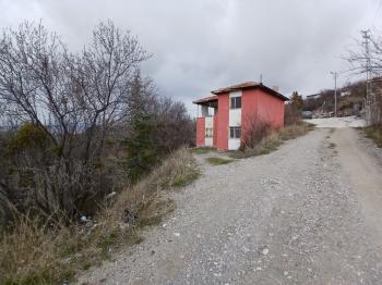 GÜVENAY - ÇORUM  BAHÇELİEVLER MAH. İÇERİDERE BAĞLARI 2250 M2 SATILIK BAĞ