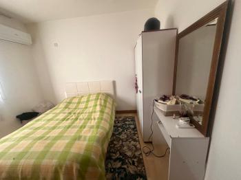 KÜÇÜK KAYMAKLI' DA ZEMİNKAT  SATILIK DAİRE