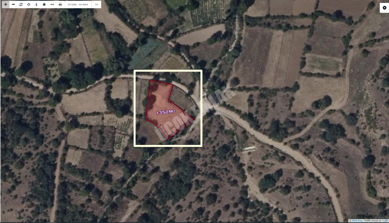 AFYON ÜÇOK EMLAKTAN SARIK TUZLA MEVKİNDE 1350M² SATILIK BAHÇE 