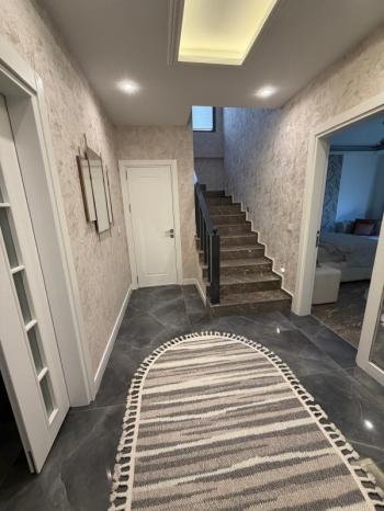 DİDİM HİSAR MAHALLESİNDE 300 m² ARSA İÇERİSİNDE TAM MÜSTAKİL, 4+1 AÇIK MUTFAK, LÜKS MİMARİ TASARIMA SAHİP, FULL LÜKS EŞYALI, KLİMALI, İSKANLI VE KAT MÜLKİYETLİ SATILIK VİLLA