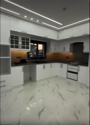 ARITMA YOLU ÜZERİNDE 330 M² ARSA İÇERİSİNDE ÖZEL HAVUZLU OTOPARKLI TAM MÜSTAKİL 4+1 AYRI MUTFAKLI AKILLI EV SİSTEMLİ LÜKS VİLLA 