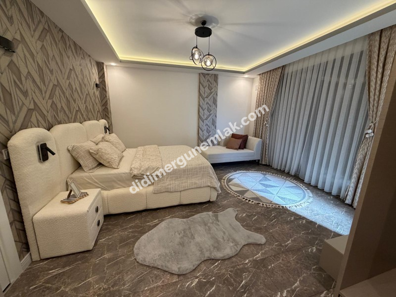 DİDİM HİSAR MAHALLESİNDE 300 m² ARSA İÇERİSİNDE TAM MÜSTAKİL, 4+1 AÇIK MUTFAK, LÜKS MİMARİ TASARIMA SAHİP, FULL LÜKS EŞYALI, KLİMALI, İSKANLI VE KAT MÜLKİYETLİ SATILIK VİLLA