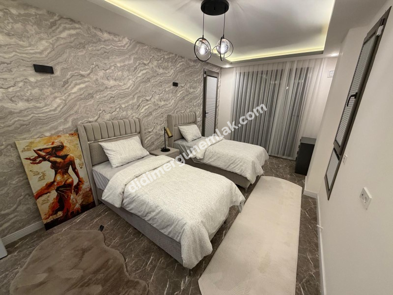 DİDİM HİSAR MAHALLESİNDE 300 m² ARSA İÇERİSİNDE TAM MÜSTAKİL, 4+1 AÇIK MUTFAK, LÜKS MİMARİ TASARIMA SAHİP, FULL LÜKS EŞYALI, KLİMALI, İSKANLI VE KAT MÜLKİYETLİ SATILIK VİLLA