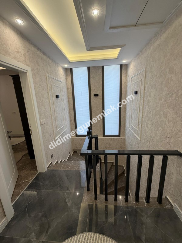 DİDİM HİSAR MAHALLESİNDE 300 m² ARSA İÇERİSİNDE TAM MÜSTAKİL, 4+1 AÇIK MUTFAK, LÜKS MİMARİ TASARIMA SAHİP, FULL LÜKS EŞYALI, KLİMALI, İSKANLI VE KAT MÜLKİYETLİ SATILIK VİLLA