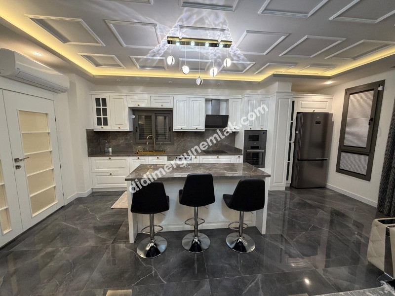 DİDİM HİSAR MAHALLESİNDE 300 m² ARSA İÇERİSİNDE TAM MÜSTAKİL, 4+1 AÇIK MUTFAK, LÜKS MİMARİ TASARIMA SAHİP, FULL LÜKS EŞYALI, KLİMALI, İSKANLI VE KAT MÜLKİYETLİ SATILIK VİLLA