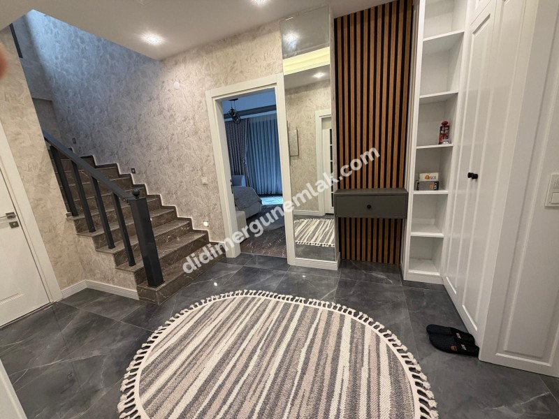 DİDİM HİSAR MAHALLESİNDE 300 m² ARSA İÇERİSİNDE TAM MÜSTAKİL, 4+1 AÇIK MUTFAK, LÜKS MİMARİ TASARIMA SAHİP, FULL LÜKS EŞYALI, KLİMALI, İSKANLI VE KAT MÜLKİYETLİ SATILIK VİLLA