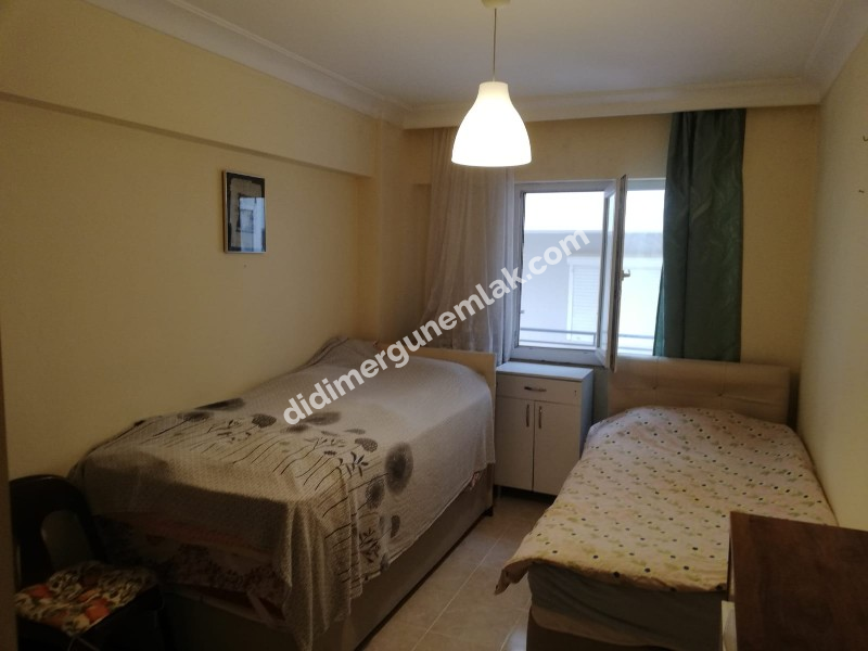  DİDİM CUMHURİYET MAHALLESİNDE ÇARŞAMBA PAZARI YAKININDA 2+1 AÇIK MUTFAK FULL EŞYALI • ASANSÖRLÜ BİNADA • BALKONLU • KİLERLİ • 85 m² SATILIK DAİRE