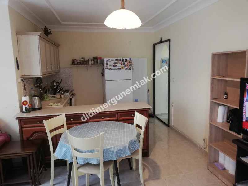  DİDİM CUMHURİYET MAHALLESİNDE ÇARŞAMBA PAZARI YAKININDA 2+1 AÇIK MUTFAK FULL EŞYALI • ASANSÖRLÜ BİNADA • BALKONLU • KİLERLİ • 85 m² SATILIK DAİRE