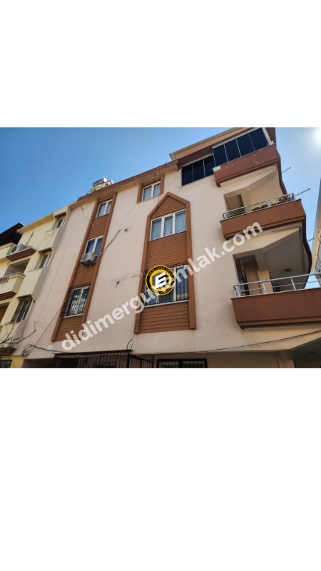DİDİM ÇAMLIK MAHALLESİNDE EGE CADDESİNDE 1. KAT • 2+1 EŞYALI • 16 YAŞINDA • 75 m² • GENİŞ BALKONLU • BATI CEPHELİ • CADDEYE VE 2 YOLA CEPHELİ SATILIK DAİRE
