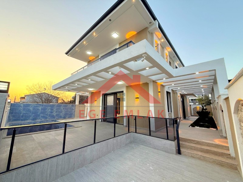 Didim'de Satılık 4+1 Akıllı Sistemli Villa