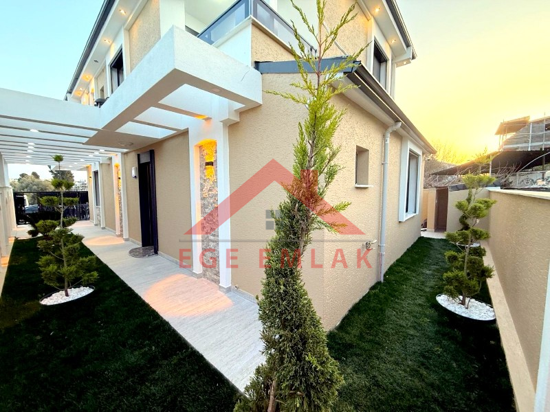 Didim'de Satılık 4+1 Akıllı Sistemli Villa