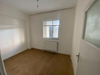GÜVENAY - ÇORUM GÜLABİBEY MAH. BEYTEPE 5.CADDE ÜZERİ 2+1 SATILIK DAİRE