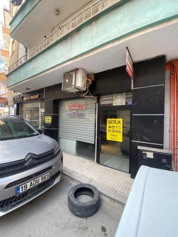 GÜVENAY - ÇORUM ULU CAMİİ İLERİSİ OSMANCIK CAD. UÇ SOK. SATILIK DÜKKAN