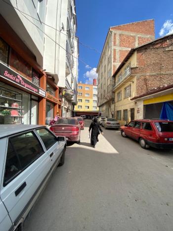 GÜVENAY - ÇORUM ULU CAMİİ İLERİSİ OSMANCIK CAD. UÇ SOK. SATILIK DÜKKAN