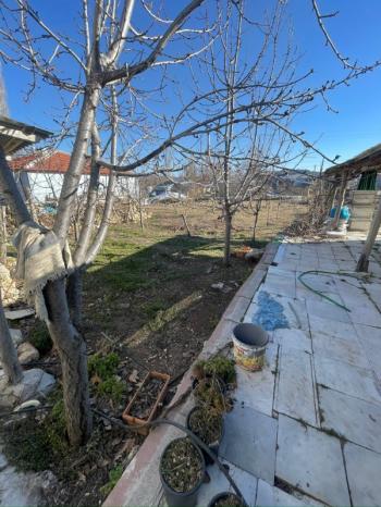 DEĞİRMENBAŞI KÖYÜNDE MÜSTAKİL EV VE ARSASI 