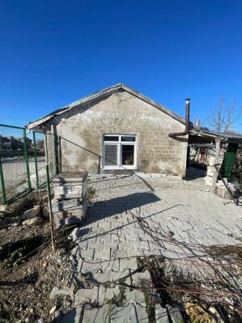 DEĞİRMENBAŞI KÖYÜNDE MÜSTAKİL EV VE ARSASI 