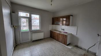 KALE ARKASI CADDE ÜZERİ KİRALIK