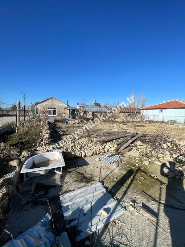 DEĞİRMENBAŞI KÖYÜNDE MÜSTAKİL EV VE ARSASI 