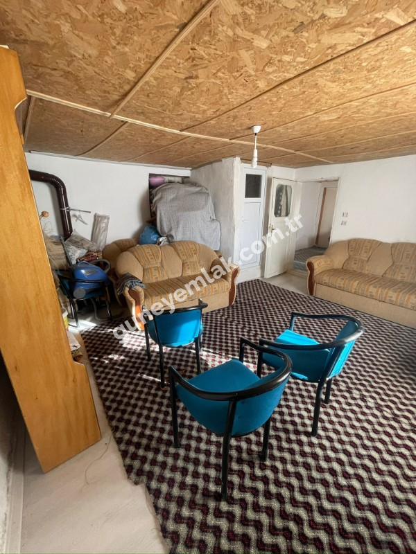 DEĞİRMENBAŞI KÖYÜNDE MÜSTAKİL EV VE ARSASI 