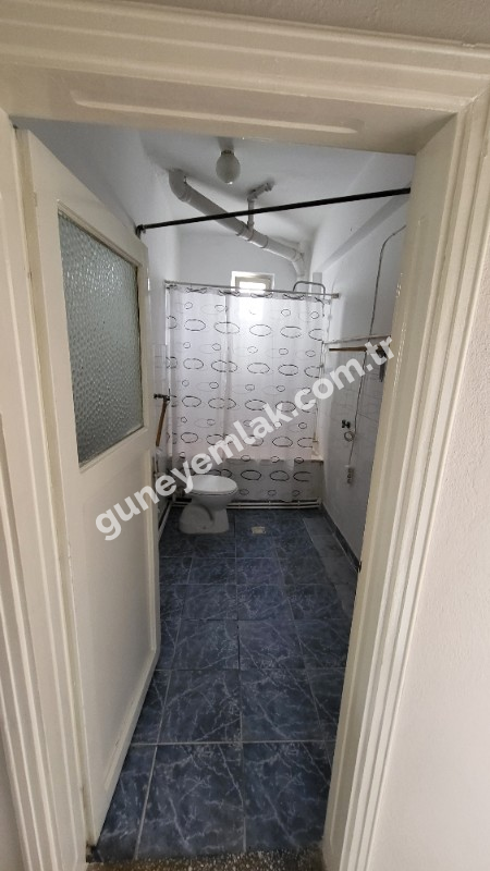 KALE ARKASI CADDE ÜZERİ KİRALIK