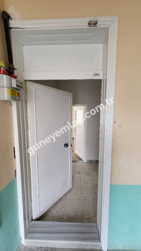 KALE ARKASI CADDE ÜZERİ KİRALIK
