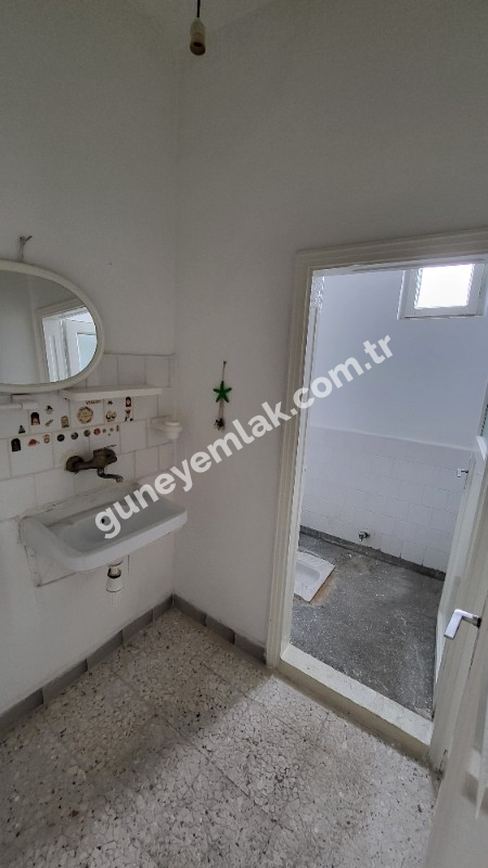 KALE ARKASI CADDE ÜZERİ KİRALIK