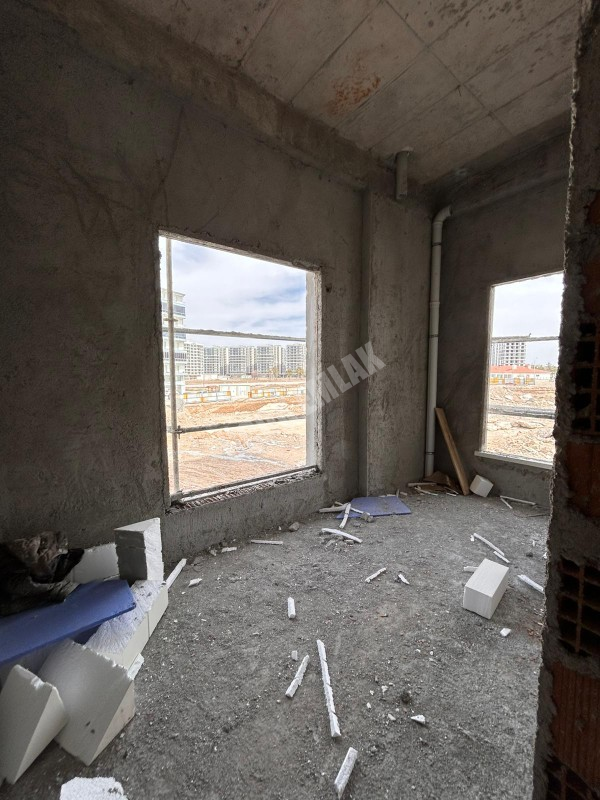 AFYON ÜÇOK EMLAKTAN  GÜVENEVLER MAH 2+1 60M² SATILIK DAİRE 