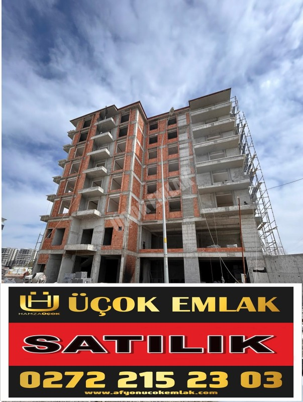 AFYON ÜÇOK EMLAKTAN  GÜVENEVLER MAH 2+1 60M² SATILIK DAİRE 