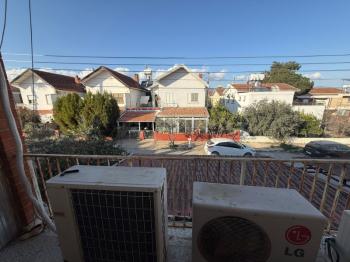 Lefkoşa Yenikent Bölgesinde Türk Koçanlı Bahçeli Satılık 3+1 İkiz Ev