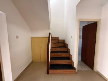 Lefkoşa Yenikent Bölgesinde Türk Koçanlı Bahçeli Satılık 3+1 İkiz Ev